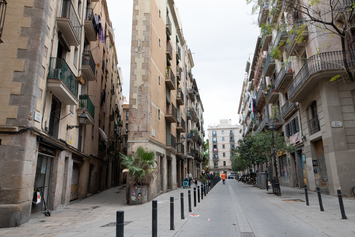Convertim l’associació veïnal en un punt de servei informàtic accessible